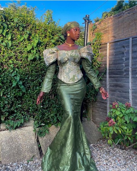 Prom Dresses African Style, Green Bazin Styles, West African Eid Outfit Bazin, Eid Bazin Outfits, Eid Outfits African Bazin, African Bazin Styles For Women, Bazin Styles 2023, Eid Bazin, Bazin Styles For Women