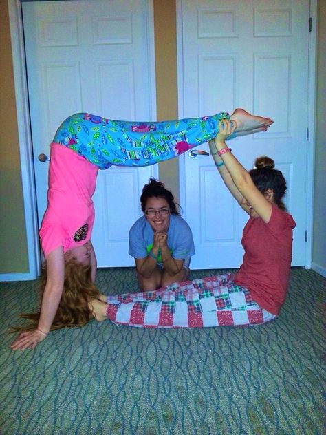 Yoga Poses To Recreate With Friends, Poses To Do With 3 Friends, Cringey Photo Poses, Silly Trio Pictures, Funny Trio Pictures To Recreate, Funny Yoga Poses For Two, Point 5 Pictures Funny, Funny Photos To Recreate At Home, Funny Picture Ideas With Friends