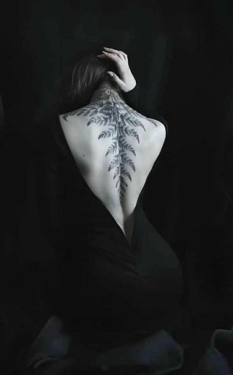 Forest Spine Tattoo, Fern Spine Tattoo, Plant Spine Tattoo, Side Of Neck Tattoos Women, Botanical Back Tattoo, Symmetrical Back Tattoo, Druid Tattoo, Earthy Tattoos, Fern Tattoo