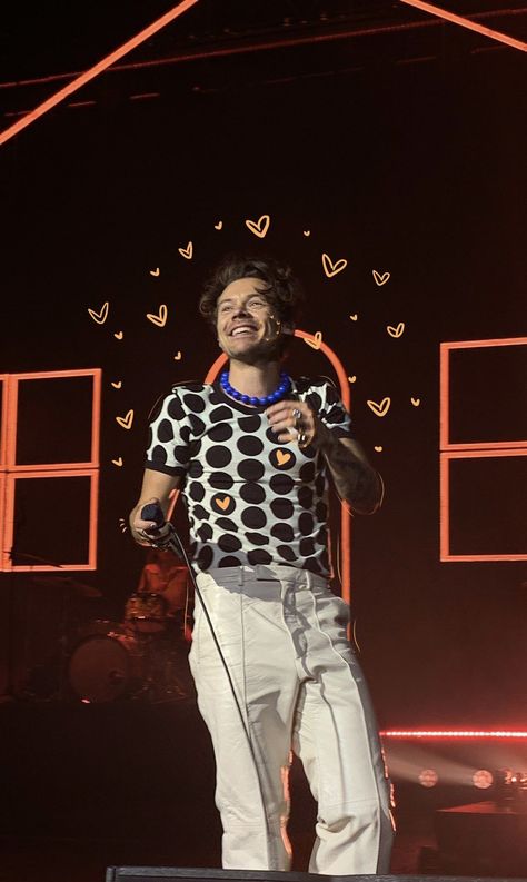 Harry Style, Harry Styles Smile, Harry 1d, Harry Styles Cute, Harry Styles Wallpaper, Harry Styles Pictures, Family Show, Harry Styles Photos, Mr Style