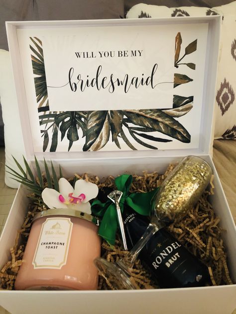 Bridesmaid proposal- tropical Bridesmaid Proposal Ideas Destination Wedding, Beachy Bridesmaid Proposal, Beach Bridesmaid Proposal, Tropical Bridesmaid Proposal, Hawaii Bridesmaid Proposal, Tropical Proposal, Bridesmaid Proposal Greenery, Bridesmaid Proposal Tropical, Maid Of Honor Proposal Beach Theme