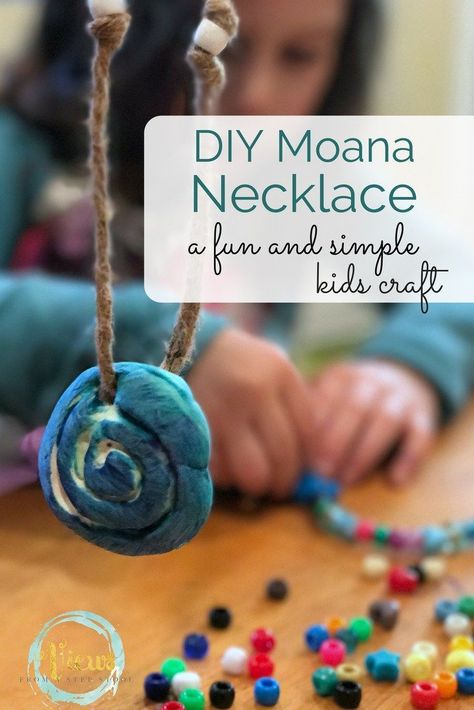 This simple Moana necklace was a really fun Mommy and Me craft for my daughter and I to do together. Moana Crafts For Kids, Disney Crafts Preschool, Moana Necklace, Moana Crafts, Disney Crafts For Kids, Disney Craft, Disney Camping, Necklace For Kids, Moana Theme