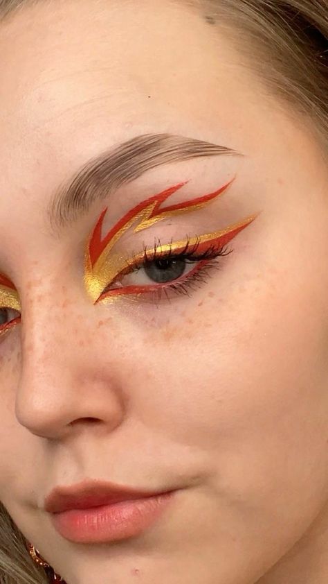 Dragon Makeup, Graphic Makeup, Red Makeup, Lily Evans, Creative Eye Makeup, Eye Makeup Art, No Eyeliner Makeup, Kiss Makeup, Cherry Bomb