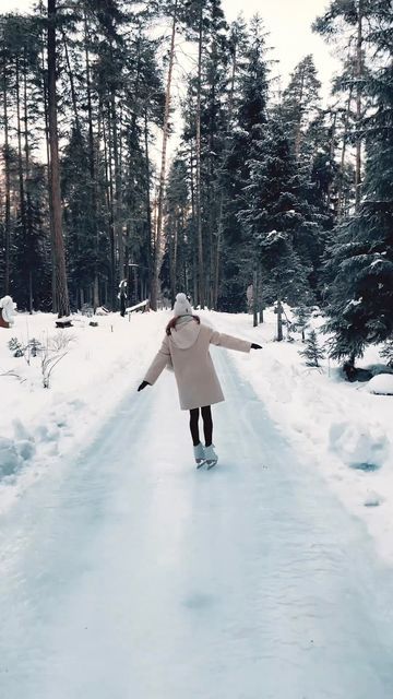 Michaela | Travel & Outdoor on Instagram: "⛸❄️☃️ Ice Skating in Winter Wonderland 🤩 📍Save this for your next trip to Switzerland in winter! ❄️☃️🇨🇭 The Eisweg is located in a fairytale like forest and leads you along 3km on the frozen trails 🥶😎 🎄 Starting 24th December 🤩 #engadin #eisweg #skating #naturalice #iceskating #scuolzernez #graubünden #switzerland #swiss #inlovewithswitzerland #visitswitzerland #engadinstmoritz #figureskating #beautifuldestinations #suissebook #myswitzerland #in Ice Skating Switzerland, Winter Sports Aesthetic, Ice Skates Aesthetic, Ice Skating Outside, Liam Tattoo, Snow Skating, Ice Skating Aesthetic, Skate Rink, Winter Ice Skating