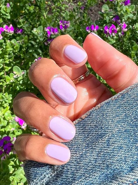 25 March Nail Colors You Need to Try Right Now | Who What Wear March Nail Colors, Spring Gel Nails Ideas, March Nail, Nails Easter, Trend Nails, Simple Spring Nails, Red Carpet Manicure, Spring Acrylic Nails, Gel Nail Colors