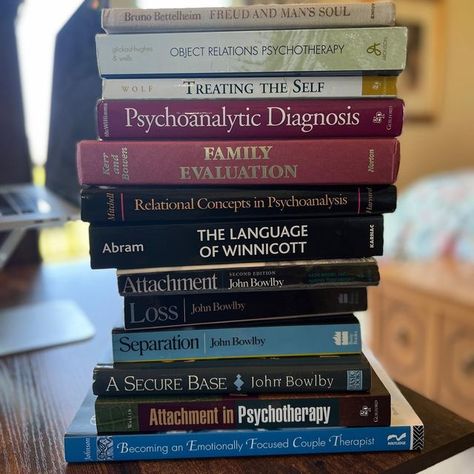 The Secure Relationship on Instagram: "I get a lot of people interested in studying psychology asking me how I learned attachment theory. This stack of books represents my journey…..each book represents an overall theme I was studying at the time. When I look at these books all together like this, I get butterflies in my stomach. ❤️ ( (the bottom book should say “Dr. Sue Johnson’s EFT work”, but those are at my other office) Beyond the foundational books in the pic are books on somatic therapy Ig Influencer, Studying Psychology, Esther Perel, Dream Psychology, Somatic Therapy, Psychology Careers, Sue Johnson, Psychology Notes, Couples Therapist