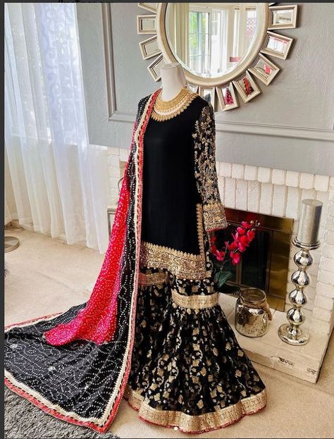 Garara Designs Latest For Wedding, Black Garara Design, Black Garara Suit Pakistani, Banarsi Garara Design, Banarsi Gharara Designs, Garara Outfit, Gowns Designs Latest, Black Garara, Banarsi Gharara