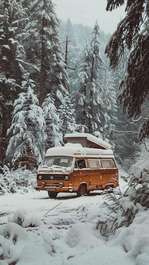 #wintertravel #snowstorm #snow #vanlife Traveling Van, Van Life Aesthetic, Van Dwelling, Snow Storm, Winter Travel, Camper Van, Van Life, Van, Travel