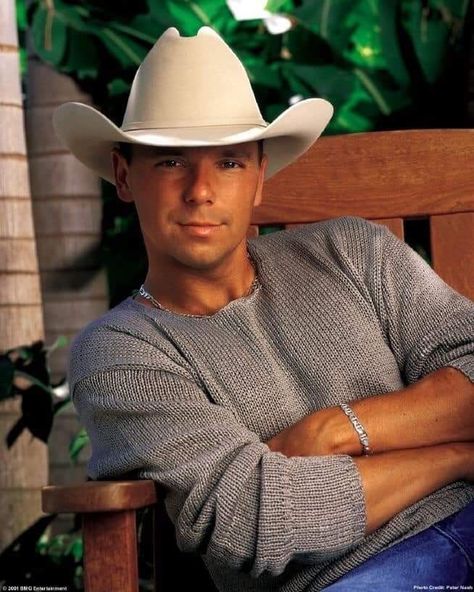 Kenny Chesney Songs, Kenny Chesney Tour, Kenny Chesney Quotes, Kenney Chesney, No Shoes Nation, Famous People Celebrities, Best Country Singers, Country Boy, Country Singer