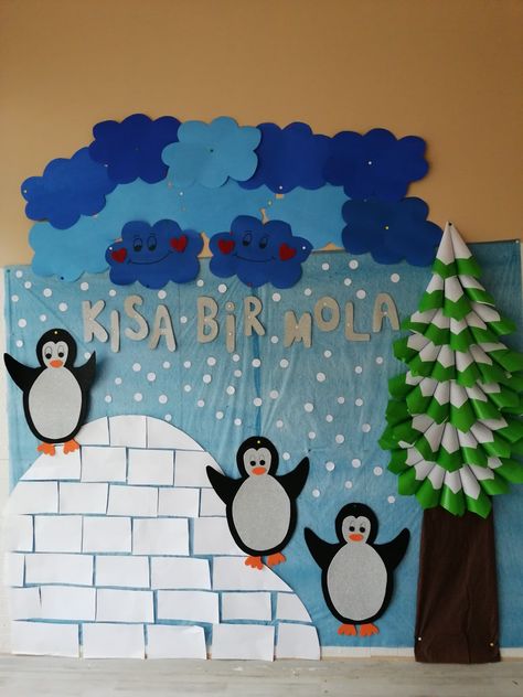 Winter Day School Decoration, Christmas Board Decoration, Christmas Stage Decorations, Winter Classroom Decorations, Classroom Christmas Decorations, Preschool Decor, Winter Wonderland Decorations, Christmas Stage, Winter Door Decorations