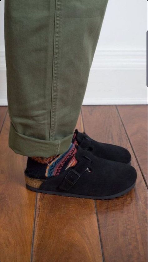 Birkenstock Clogs Outfit, Boston Outfits, Birkenstock Outfit, Clogs Outfit, Skandinavian Fashion, Birkenstock Boston, Aesthetic Shoes, Fall Fits, Swag Shoes