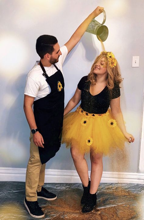 Gardener Costume, Clever Couples Halloween Costumes, Karneval Outfit, Diy Karneval, Partner Costumes, Flower Couple, Easy Couples Costumes, Halloween Costumes Diy Couples, Necklace B