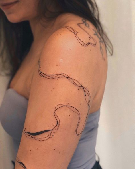 〰️A sleeve of lines that intertwine in dance, creating bizarre abstractions〰️ It’s fully freehand — when the sketch is immediately drawn on the skin by hand 👩🏻‍🎨 . I really appreciate it when you trust me to create freehand sketches🫶🥹 The work was completed in one session. 💌 Write DM for booking session. And let’s create some beauty on your body! #abstracttattoo#abstractlines #tattoosleeve #tattooabstract #linestattoo #tattoolines #tattoovilnius #tattoovilniusoldtown Freehand Tattoo Lines, Tattoo Lines Abstract, Freehand Tattoo Ideas, Half Shoulder Tattoo, Abstract Line Art Tattoo, Abstract Lines Tattoo, Tattoo Lines, Lines Tattoo, Abstract Tattoo Designs