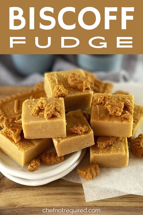 Square pieces of brown fudge sitting on a wooden board. Biscoff Fudge Recipe, Fudge Recipes With Condensed Milk, Biscoff Desserts, Biscoff Fudge, 2 Ingredient Fudge, Biscoff Recipes, Microwave Fudge, White Chocolate Fudge, Aussie Food