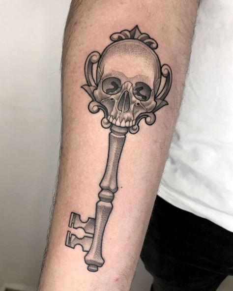 Skull Key Tattoo, Garden Tattoos, Becoming A Tattoo Artist, Notebook Sketches, Key Tattoos, Key Tattoo, Bike Tattoos, Comic Style Art, Tattoo Art Drawings