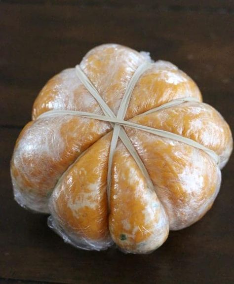 Pumpkin Shaped Cheese Ball, Shaped Cheese Ball, Cheese And Crackers, Fall Appetizers, The Country Cook, Cheese Ball Recipes, Thanksgiving Appetizers, Country Cooking, Best Pumpkin