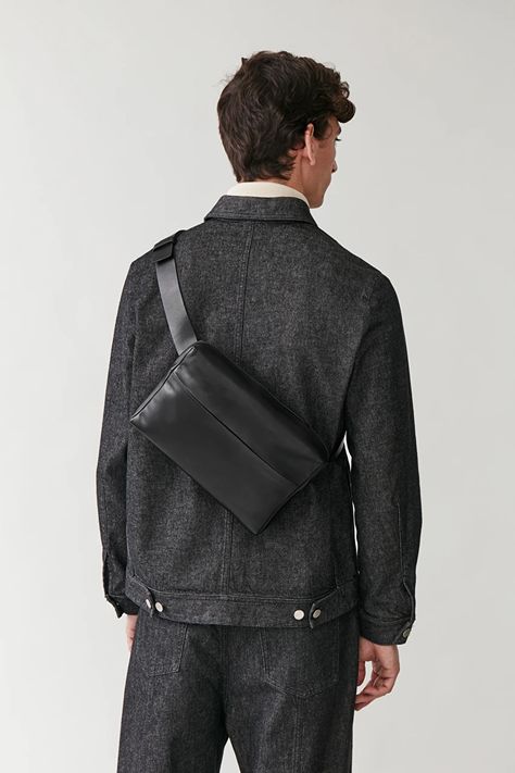 Productpage - COS US Cross Body Bag Outfit, Scandi Fashion, Cdg Play, Mens Crossbody Bag, Mens Bags Fashion, Men Bag, Handmade Leather Wallet, Black Leather Crossbody Bag, Mens Leather Bag