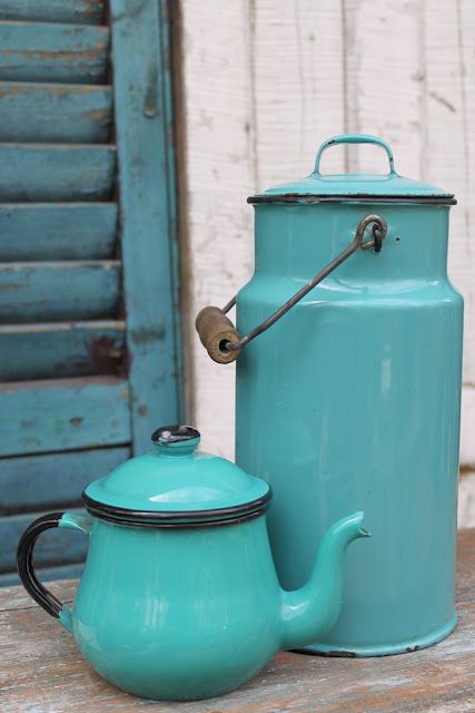 I put this in garden decor because thats where Id use these pretty enamel pots.  Check out the website for more Turquoise Cottage, Tea Kettles, Vintage Enamelware, Shades Of Turquoise, Milk Cans, Aqua Turquoise, Décor Diy, Tiffany Blue, Turquoise Color