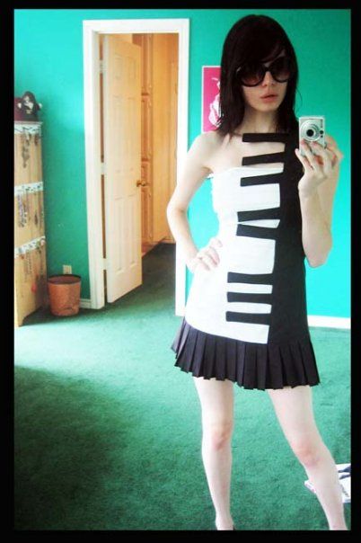 piano dress Piano Recital Outfit, Piano Outfit, Piano Costume, Piano Clothes, Piano Dress, Music Dress, Jane Marple, All By Myself, Piano Keyboard