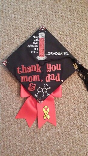 Graduation Cap #sciencemajorproblems Laboratory Graduation Cap, Chemistry Cap Decoration, Lab Graduation Cap, Phlebotomy Cap Ideas, Grad Cap Ideas Biology, Graduation Cap Designs Health Science, Biology Degree Graduation Caps, Biology Graduation Cap, Abi Motto