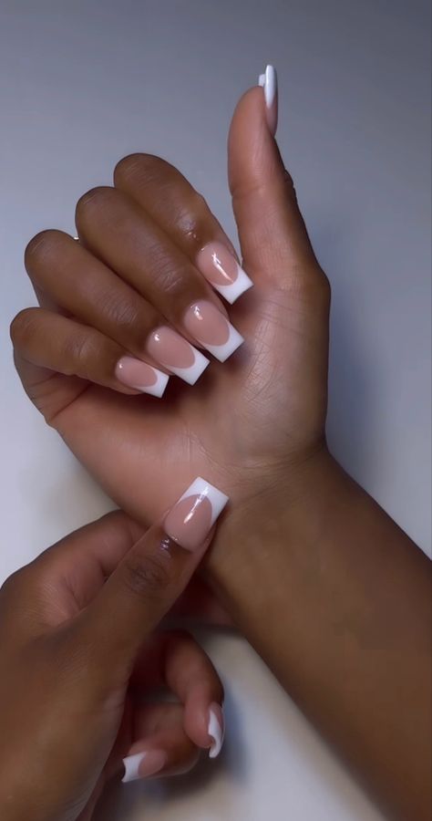 Short Nails Acrylic, College Nails, N Video, Nails Nail Art Designs, Nail Art Designs At Home, Holiday Acrylic Nails, Easy Nail Art Designs, Colors Nails, Graduation Nails