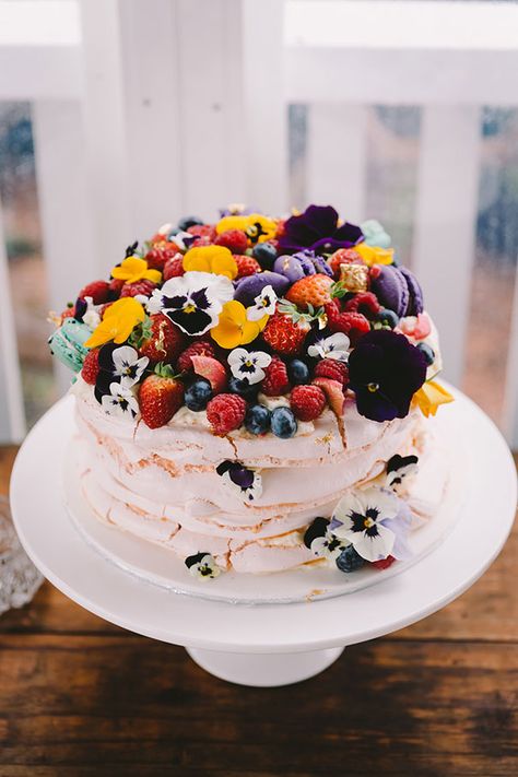 Small & Sweet: 10 Gorgeous One Tier Wedding Cakes | OneFabDay.com UK Pavlova Toppings, Pavlova Dessert, Cheesecake Wedding Cake, Wedding Cheesecake, Pavlova Cake, Mini Pavlova, Meringue Desserts, Wedding Cake Alternatives, Pavlova Recipe