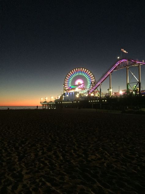 Santa Monica Pier Sunset, Santa Monica Pier Night, Los Santos Aesthetic, Santa Monica Pier Aesthetic, Summer In Usa, Pier Santa Monica, Los Angeles Aesthetic, California Trip, San Diego Travel