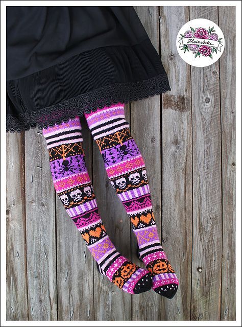 Crochet Thigh High Socks Free Pattern, Crochet Thigh High Socks, Crochet Sock Pattern Free, Halloween Knitting, Socks Knitting Pattern, Halloween Tricks, Crochet Socks Pattern, Socks Knitting, Halloween Socks