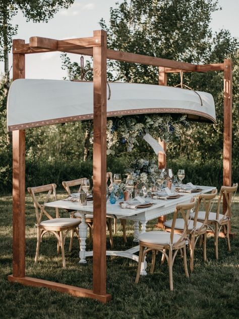 How amazing is this canoe table?! Minnesota Lakes, Minnesota Lake, Flower Installation, Dream Day, Outdoor Wedding Reception, Outdoor Summer, Head Table, Event Services, Wedding Chicks