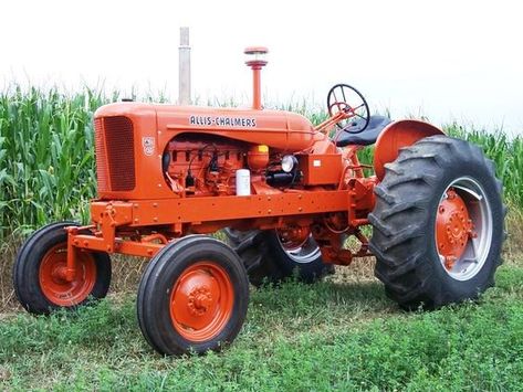 Tractor Shed, Old John Deere Tractors, Wisconsin Winter, Pulling Tractors, Allis Chalmers Tractors, Tractor Photos, Farm Scenes, Caterpillar Equipment, Gt 40