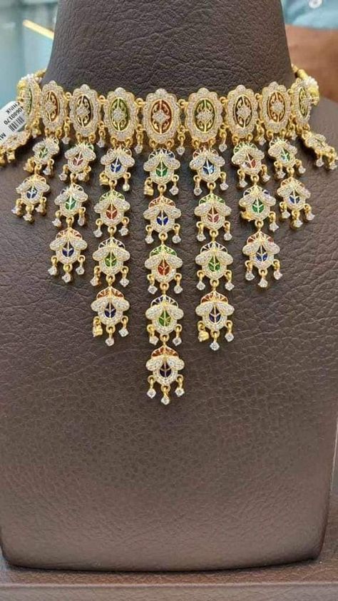 Rajasthani Kanti Necklace Rajasthani Necklace, Kanti Necklace, Rajputi Jewellery, Diamond Tops, Modern Gold Jewelry, Gold Chain Design, Bridal Gold Jewellery Designs, Jewelry Indian, Kundan Necklaces