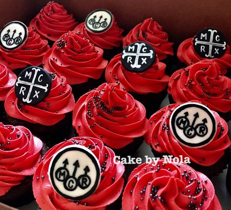 My Chemical Romance themed cupcakes... #cupcakedecorating #cupcakesofinstagram #cupcakestagram #instacupcakes #mcr #mychemicalromance #mychemicalromancecake My Chemical Romance Wedding, My Chemical Romance Party Ideas, Mcr Cake My Chemical Romance, My Chemical Romance Birthday, My Chemical Romance Birthday Party, Mcr Birthday, Emo Wedding Theme, Mcr Birthday Party, My Chemical Romance Cake