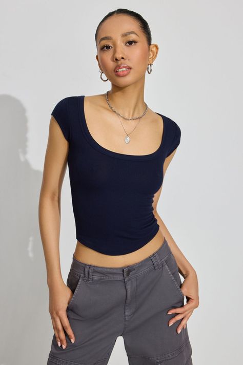 Cropped Fitted Tee, Scoop Neck Top Outfit Aesthetic, Scoop Neck Tee Outfits, Scoop Neck Top Outfit, Scoop Neck Tshirt, Tank Top For Women, Scoop Neck Tee, Scoop Neck Top, Tee Outfit