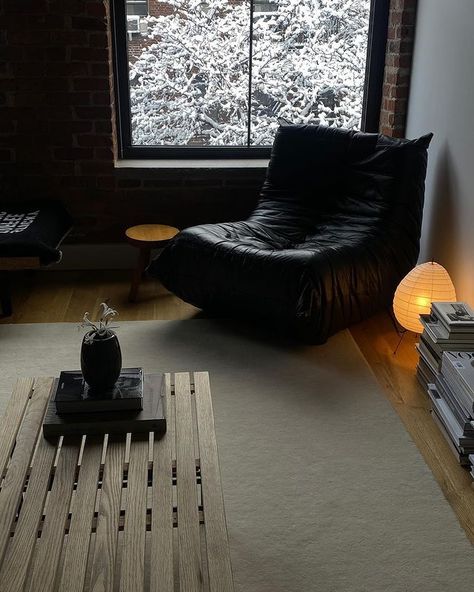 Living Room Minimal, Christie Tyler, Room Minimal, Dark Furniture, Studio Living, Dream Apartment, Dream House Decor, Apartment Design, Minimalist Home