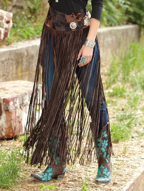 in love with this fringe belt Crows Nest trading co Mode Country, Equestrian Outfit, Broomstick Skirt, Wilde Westen, Estilo Hippy, Looks Country, Country Fashion, Cowgirl Chic, Mode Boho