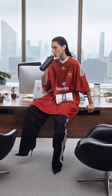 Bella Hadid Adidas, Balenciaga Aesthetic, Adidas Aesthetic, Balenciaga X Adidas, Balenciaga Outfit, Balenciaga Adidas, Athleisure Chic, London Photoshoot, Football Fashion