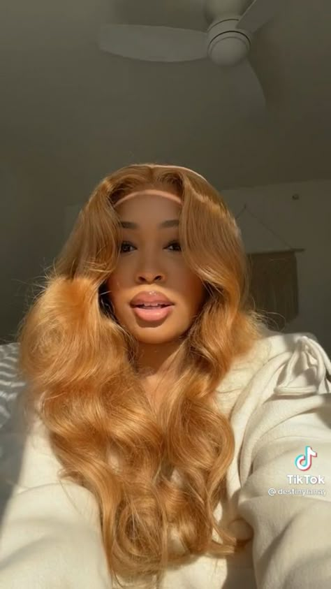 Honey Blonde Hair On Brown Skin, Honey Caramel, Hairstyles Pictures, Braids Hairstyles Pictures, Dye Ideas, Hair Idea, Honey Blonde Hair, Honey Colour, Honey Blonde