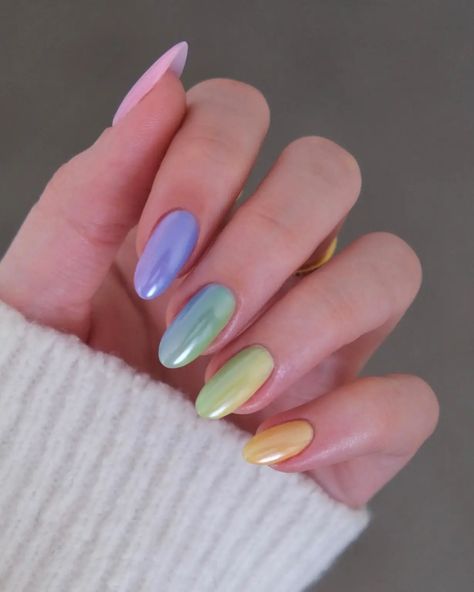 Spring Rainbow Nails 2024: Embracing Seasonal Vibrance in Your Style - divagaze.com Rainbow Pink Nails, Rainbow Ombré Nails, Chrome Rainbow Nails, Nail Spring 2024, Gel Rainbow Nails, Spring Summer Nails 2024, Nail Ideas Rainbow, Nail Art Summer 2024, Short Rainbow Nails