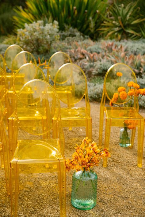 Yellow Aesthetic Wedding, Bright Green Wedding Theme, Marigold Theme Wedding Decor, Marigold Wedding Colors, Spring Event Decor, Yellow Wedding Decor, Yellow And Orange Wedding, Orange Marigold Wedding Decor, Orange Haldi Decor