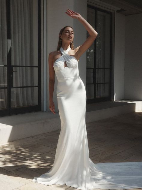 Alena Leena Wedding Dress With Corset, Modern Bridal Gowns, Halter Wedding, Utah Wedding Dress, Minimal Wedding Dress, Alta Moda Bridal, Long Wedding Dress, Wedding Dress Types, Halter Wedding Dress