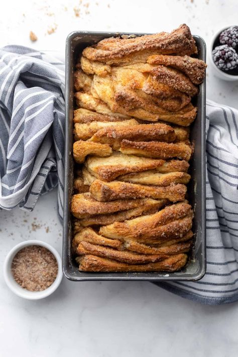 Cinnamon Sugar Pull Apart Bread, Cinnamon Pull Apart Bread, Chocolate Loaf Cake, Bread Cinnamon, Breaking Bread, Pull Apart Bread, Cinnamon Bread, Banana Healthy, Pull Apart