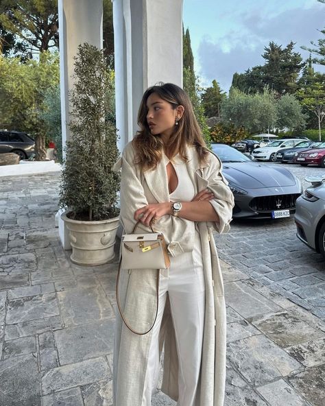 — @mimiarr Beige Clothes, Classy Fall Outfits, European Outfit, Business Outfits Women, Business Casual Outfits For Women, Europe Fashion, Casual Work Outfit, Looks Chic, Chic Outfit