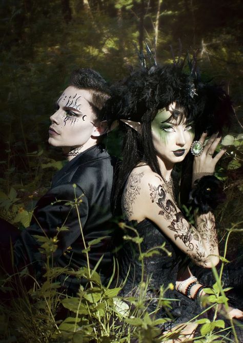 Dark Fae Ren Faire, Dark Fairy Rave Outfit, Dark Forest Witch Makeup, Fairy Necromancer, Forest Dystopia, Dark Green Fairy Makeup, Dark Fairycore Makeup, Dark Fairy Costume Makeup, Dark Fairy Photoshoot