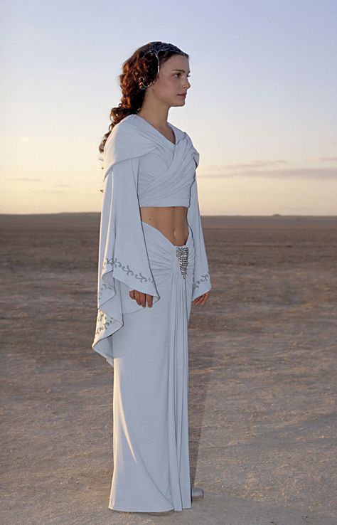 Dressing A Galaxy: Part – 6: Padme Blue Tatooine Cape Dress: Ep: II – DIY The Galaxy Of Star Wars Princess Padme, Padme Outfits, Star Wars Girl, Padme Costume, Star Wars Outfit, Disfraz Star Wars, Midriff Dress, Star Wars Padme Amidala, Royal Outfit