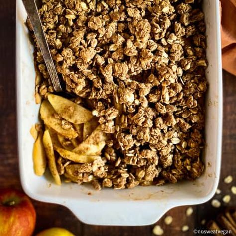 Oat Crumble Topping, Vegan Apple Crisp, Healthy Apple Crisp, Meatless Dishes, Nutritional Yeast Recipes, Honey Mustard Dipping Sauce, Banana Nice Cream, Gf Baking, Oat Crumble