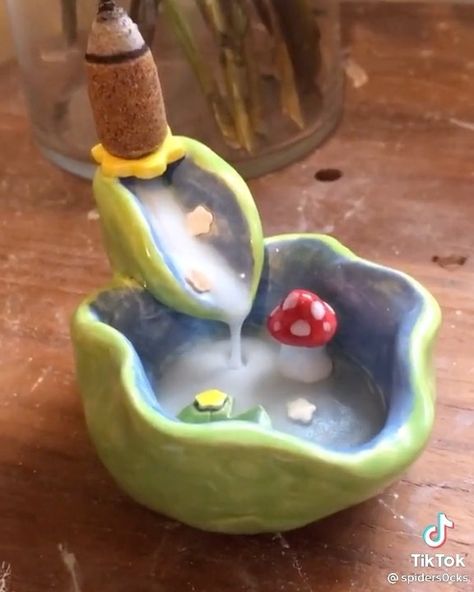 Ceramic Art Incense, Back Flow Incense Holder Clay, Incents Holder Clay, Cottage Core Ceramics, Easy Clay Sculpture Ideas, Little Clay Things, Easy Air Dry Clay Projects, Incense Holder Clay, Clay Incense Holder