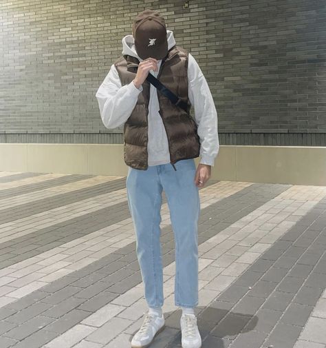 Brown Vest Outfit Men, Blue Puffer Vest Outfit, Vest Outfits Men Streetwear, Brown Hoodie Outfit, Brown Vest Outfit, Color Matching Clothes, Blue Outfit Men, Brown Puffer Vest, Vest Outfits Men