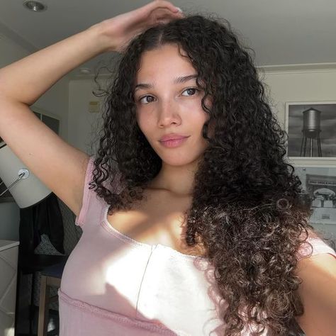 3,995 likes, 161 comments - maliabakermsb on July 20, 2024: "Very thankful". Malia Baker Aesthetic, Malia Baker, Curly Hair Inspiration, Curly Girl, Fav Celebs, Descendants, Hair Goals, Look Fashion, Hair Inspo