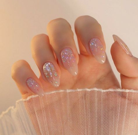 Lovlyze Short Almond Nails Korean, Korean Nail Art Acrylic, Korean Nail Art, Asian Nails, Aesthetic Nails, Pretty Nail Art Designs, Pretty Gel Nails, Shiny Nails, Cute Gel Nails