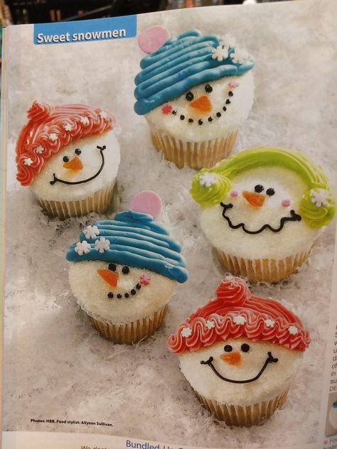 Xmas Cupcake Ideas, Cute Cupcake Ideas, Christmas Themed Cupcakes, Christmas Cupcake Ideas, Christmas Cupcake Cake, Easy Christmas Cupcakes, Christmas Muffins, Winter Cupcakes, Christmas Cupcakes Recipes